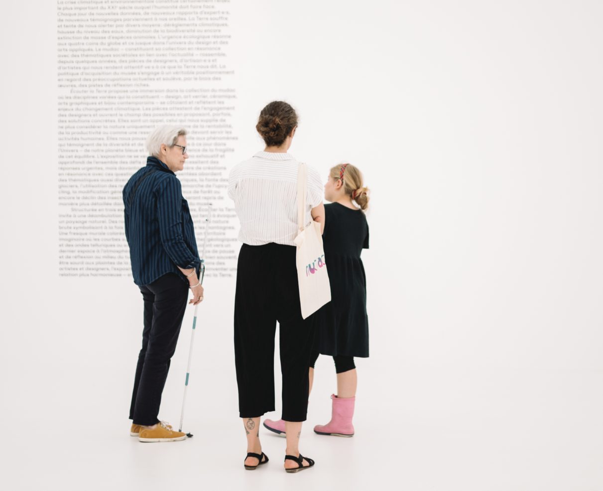 Visite en famille –  Et nous alors ?